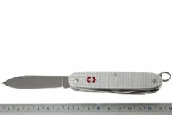 Victorinox Farmer 11 Victorinox Farmer -Survival Knife Shop VT 8241 26 05 victorinox farmer vt 8241 26 d5
