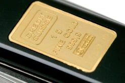 Victorinox Classic Gold Ingot 1gr 0.6203.87 Schweizer Taschenmesser -Survival Knife Shop VT0 6203 87 04 victorinox