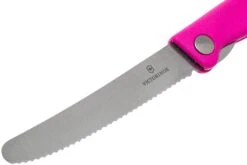 Victorinox SwissClassic Zusammenklappbares Gemüsemesser Pink, 6.7836.F5B -Survival Knife Shop VT6 7836 F5B 03 victorinox